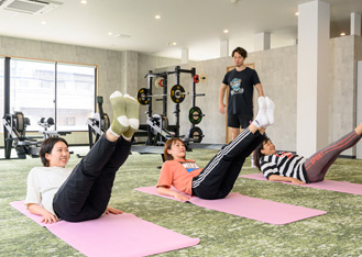 K's FITNESS CLUBのピラティスのトレーニング風景